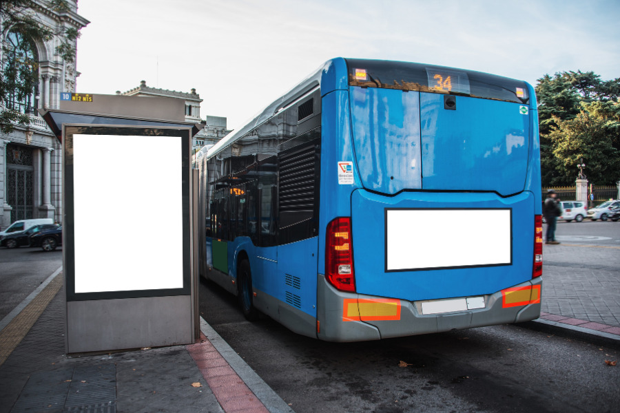集客施策10：バス広告